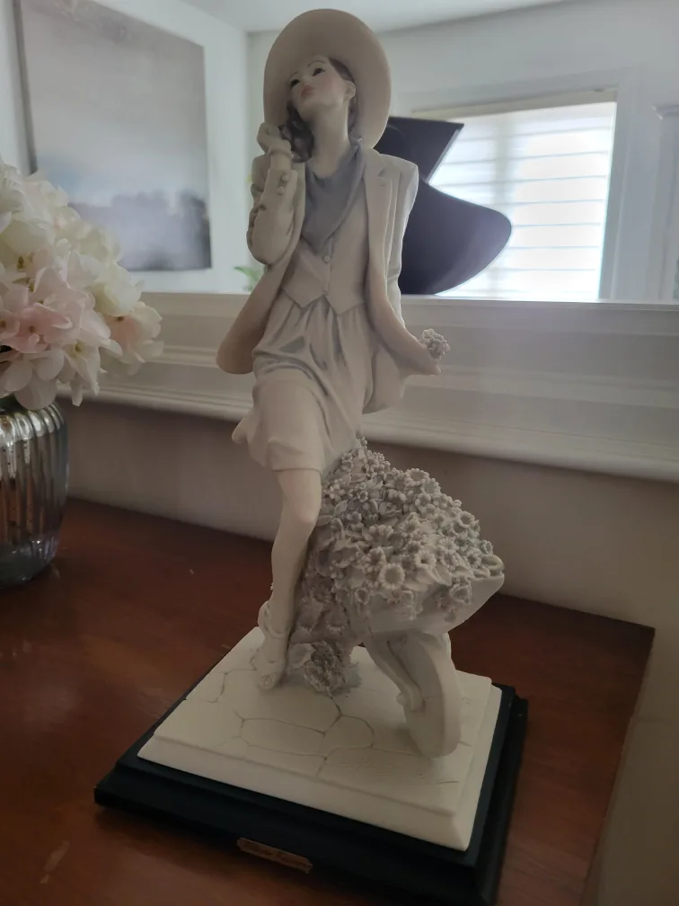 Vittorio Tessaro Figurine image indicator(3)