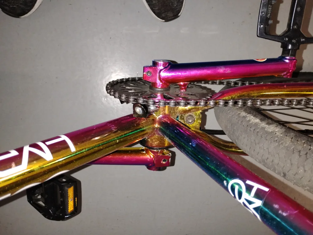 Hyperco BMX Bike - Rainbow Chrome image indicator(3)