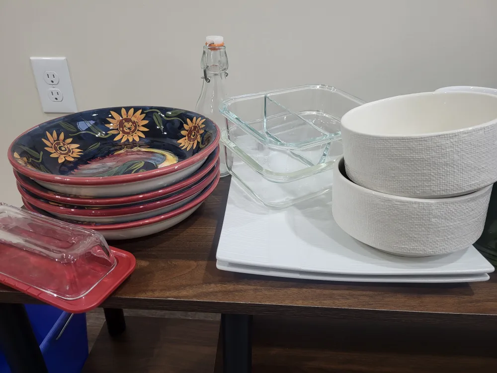 Various Kitchenware Items image indicator(3)