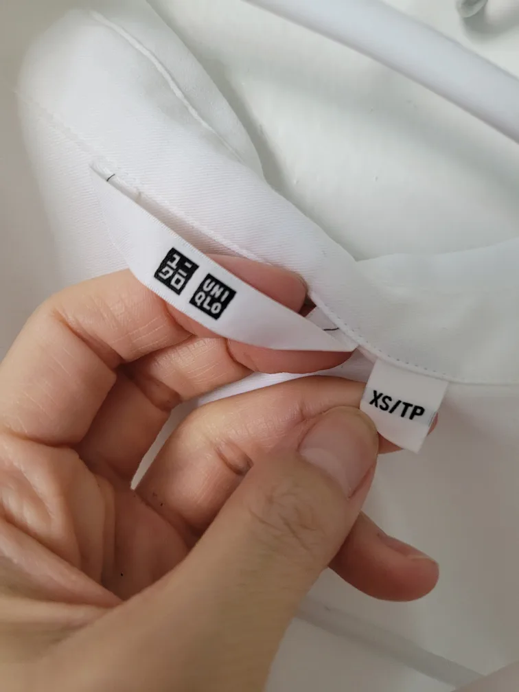 Uniqlo Rayon 3/4 Sleeve Skipper Collar Blouse - White - XS image indicator(2)