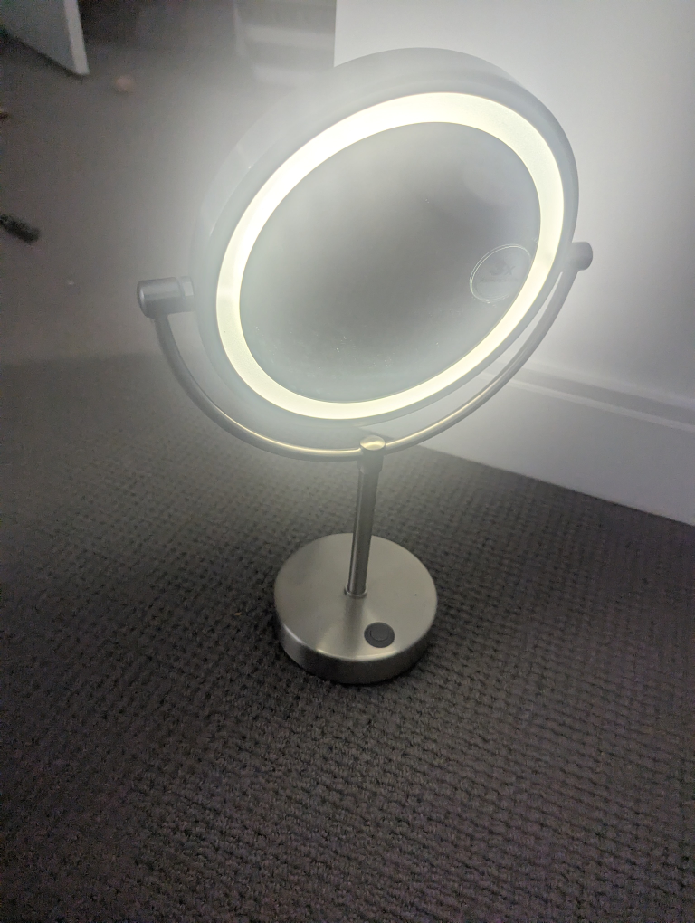 Illuminated Vanity Makeup Mirror - photo 3