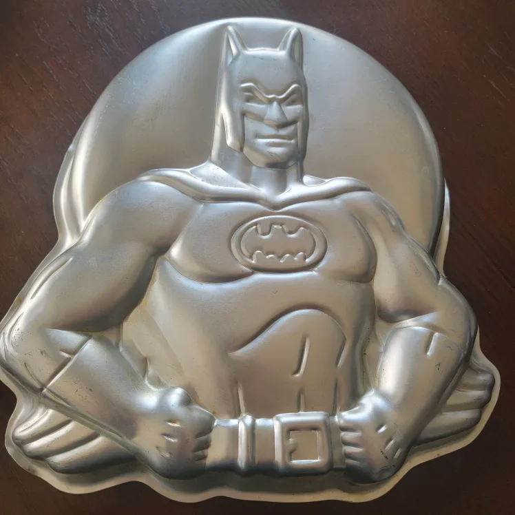 Batman Cake Pan thumbnail