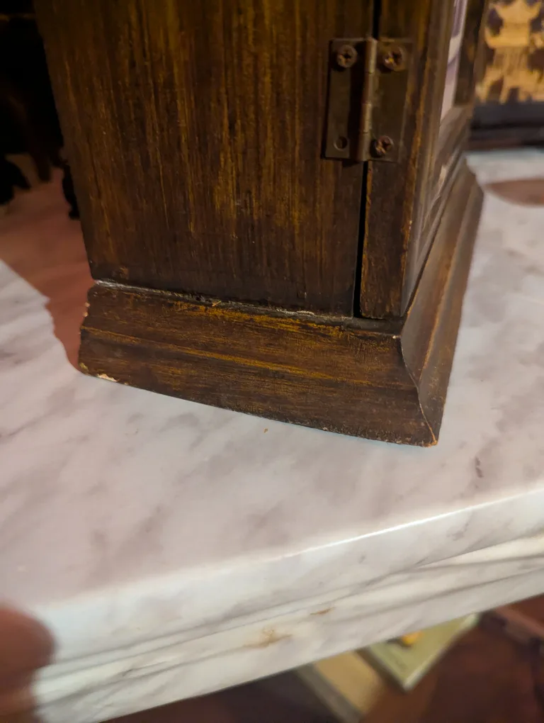 Wooden Wine-Themed Wall Cabinet image indicator(7)