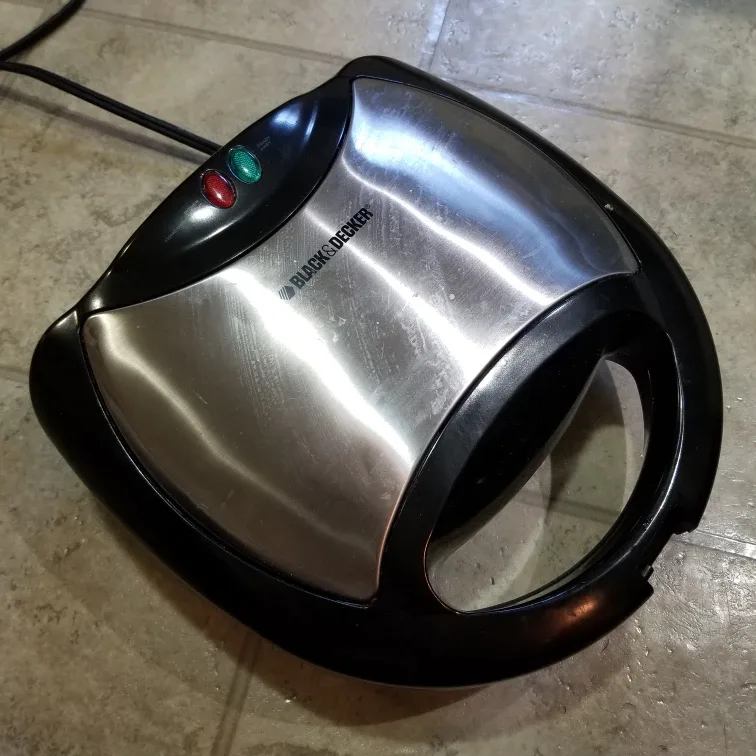 Black & Decker Waffle Maker thumbnail