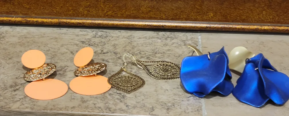 3 Pairs Of Fashion Earrings image indicator(3)