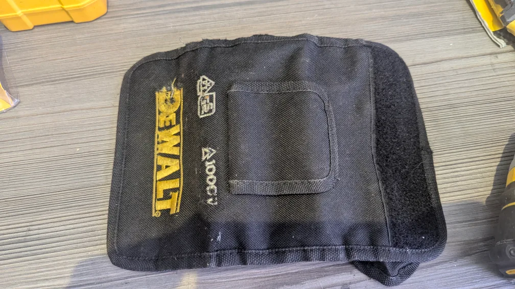 DeWalt Screwdriver Set with Case image indicator(3)