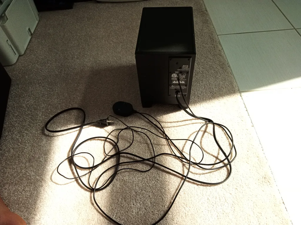 Logitech Z313 Subwoofer Speaker System image indicator(6)