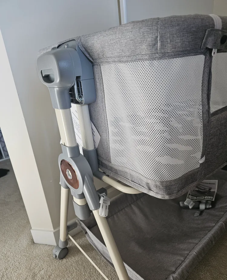 Grey Baby Bassinet with covers image indicator(3)