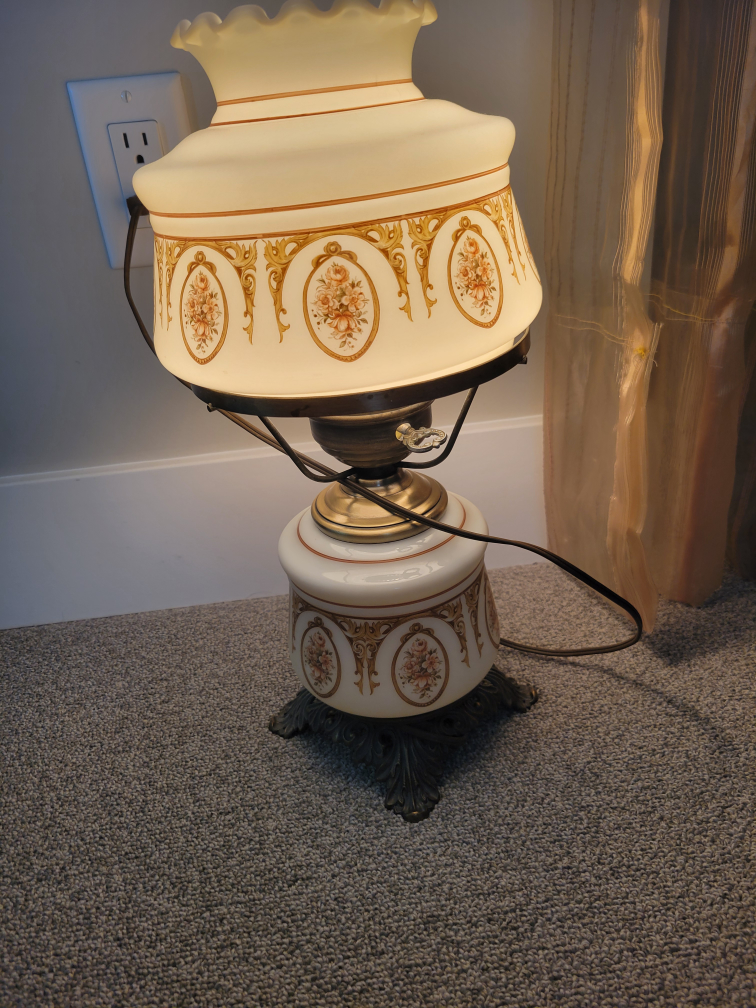 Vintage Floral Accent Lamp