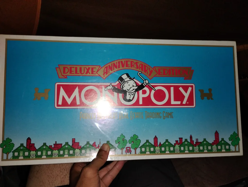 Monopoly Deluxe Anniversary Edition thumbnail
