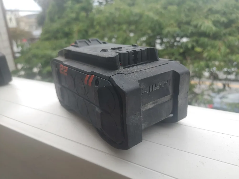 2 Hilti B 22 5.2 Ah Battery thumbnail