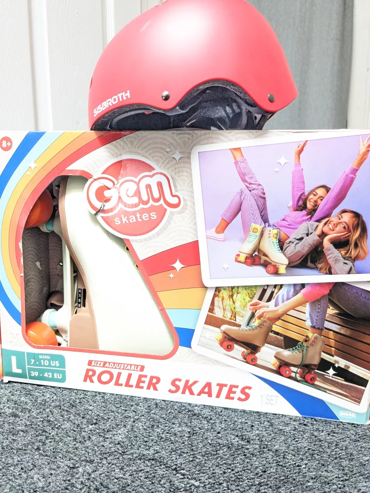 Size Adjustable Roller Skates + Sport Helmet thumbnail