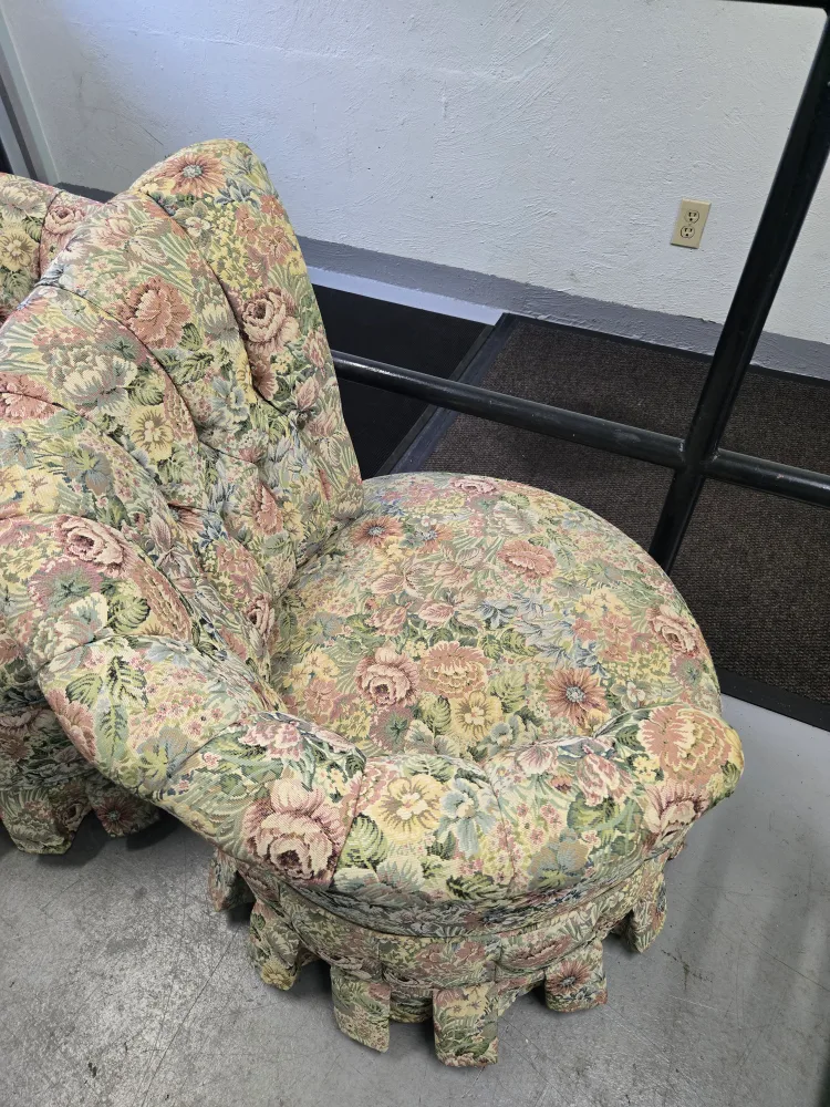 2 Floral Accent Chairs image indicator(3)