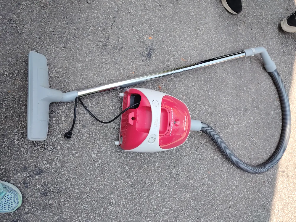 Panasonic MC-CG301 Vacuum - Powerful & Compact image indicator(2)