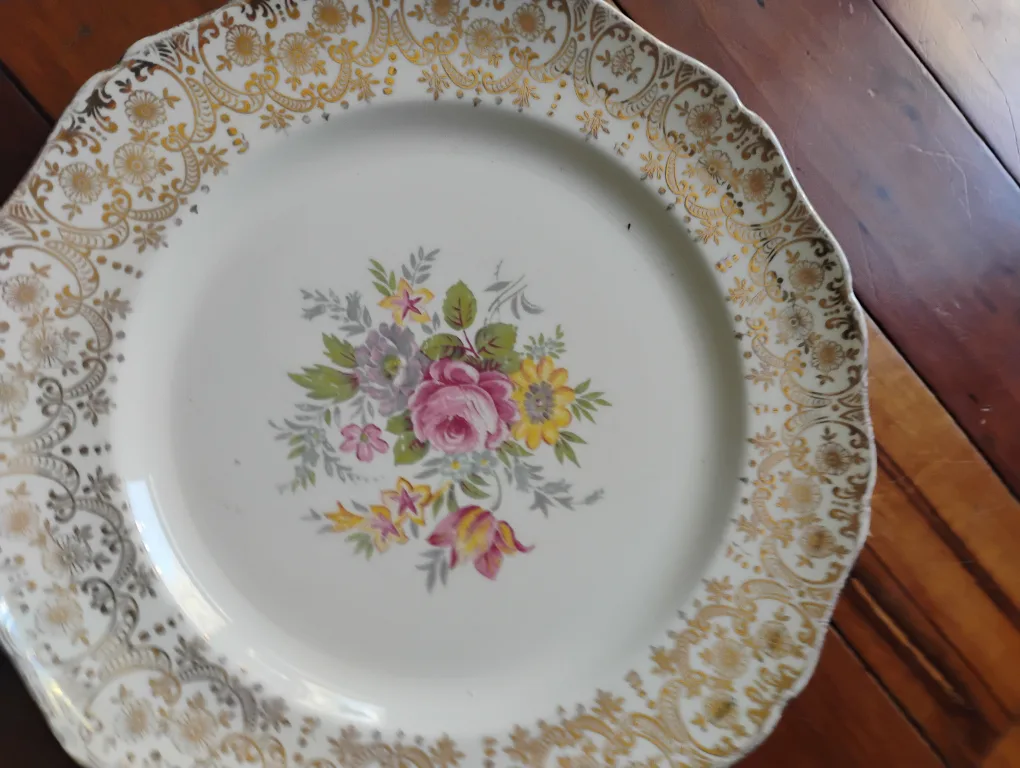 Golden Fragrance 22KT Gold Plate