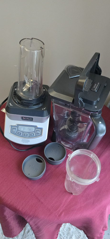 Ninja Professional Countertop Blender BL660C - photo 3