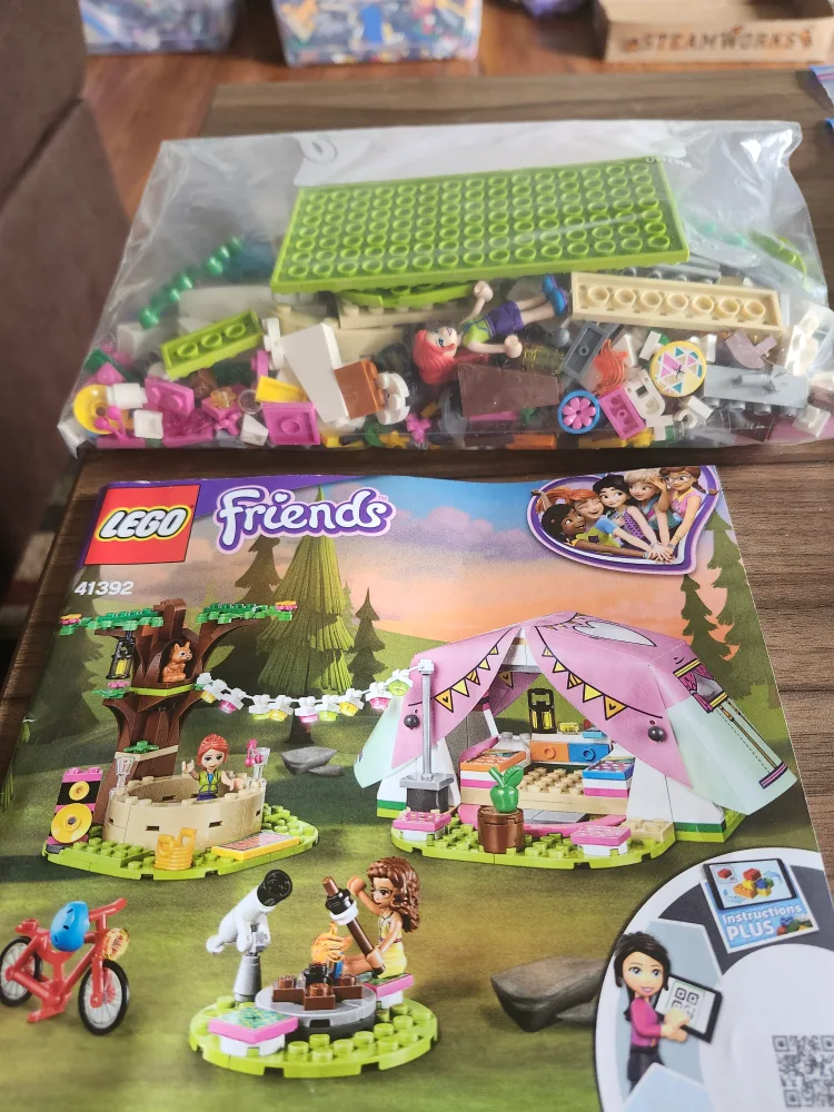 LEGO Friends Mia's Summer Heartlake Camping Adventure 41392 thumbnail
