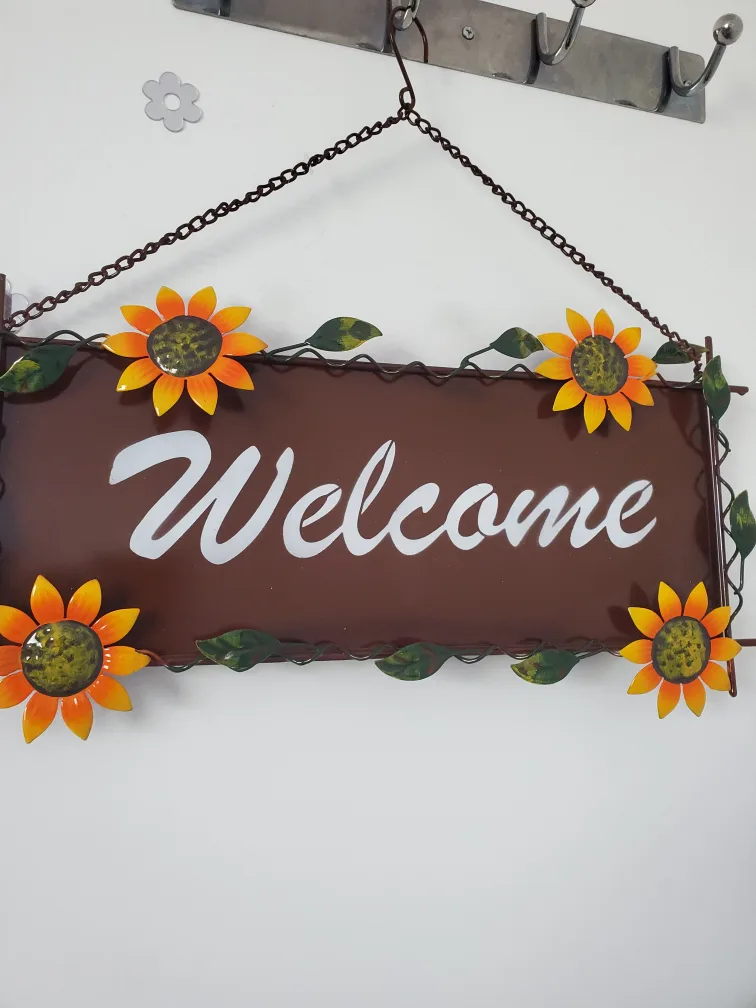 Sunflower Welcome Sign image indicator(2)