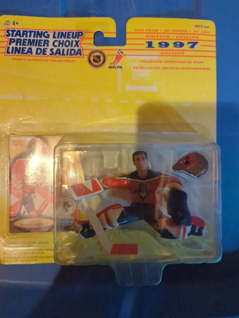 Starting Lineup 1997 Edition Hockey Figure thumbnail