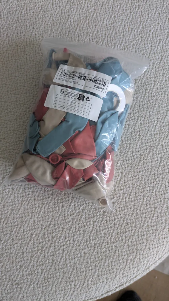 bag of 140 balloons image indicator(2)