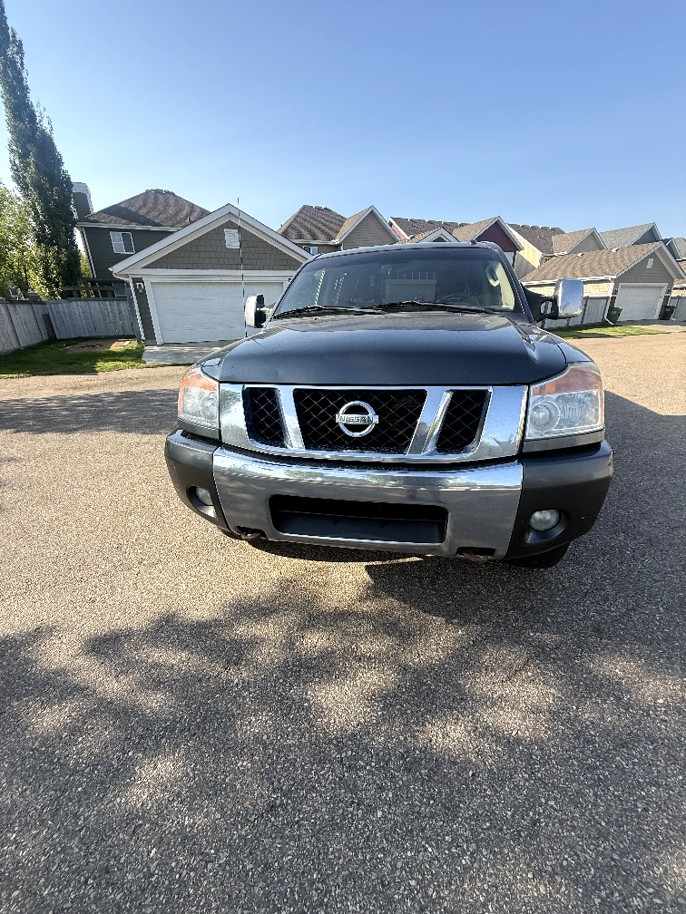 2011 Nissan Titan SL