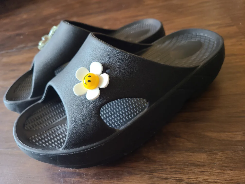 Black Slides with Flower and Bear Charms image indicator(2)