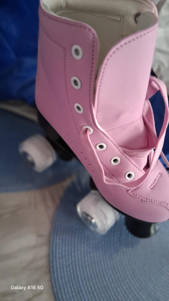 Pink Roller Skates - Size 34 - photo 2