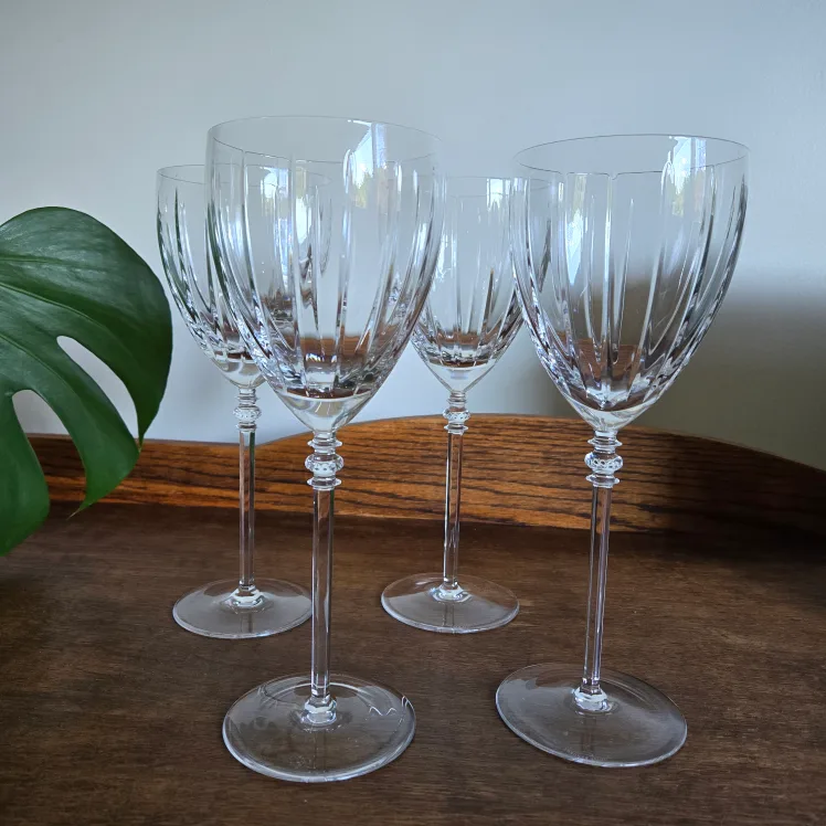 Crystal Wine Glasses (Set of 4) thumbnail