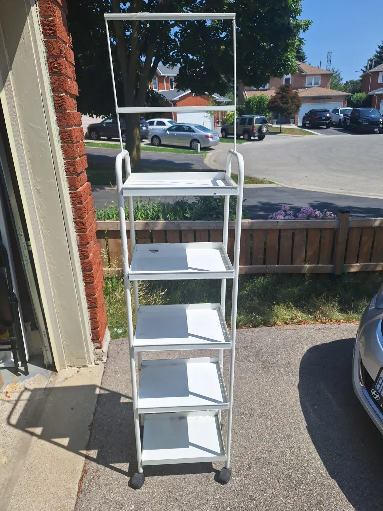 White display unit on wheels thumbnail