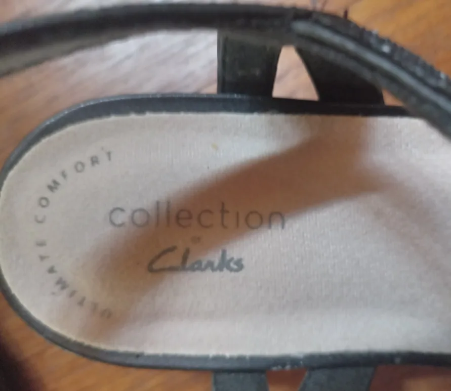 Black Clarks Leather Sandals image indicator(2)