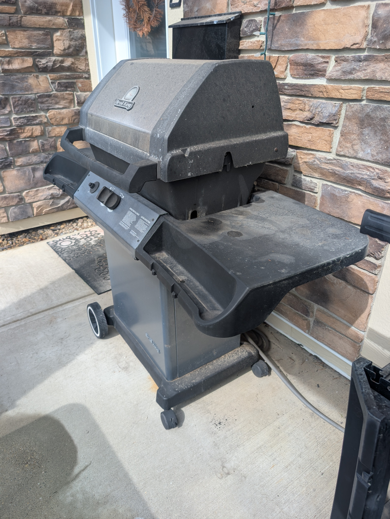 Broil King Natural Gas BBQ Grill - photo 2
