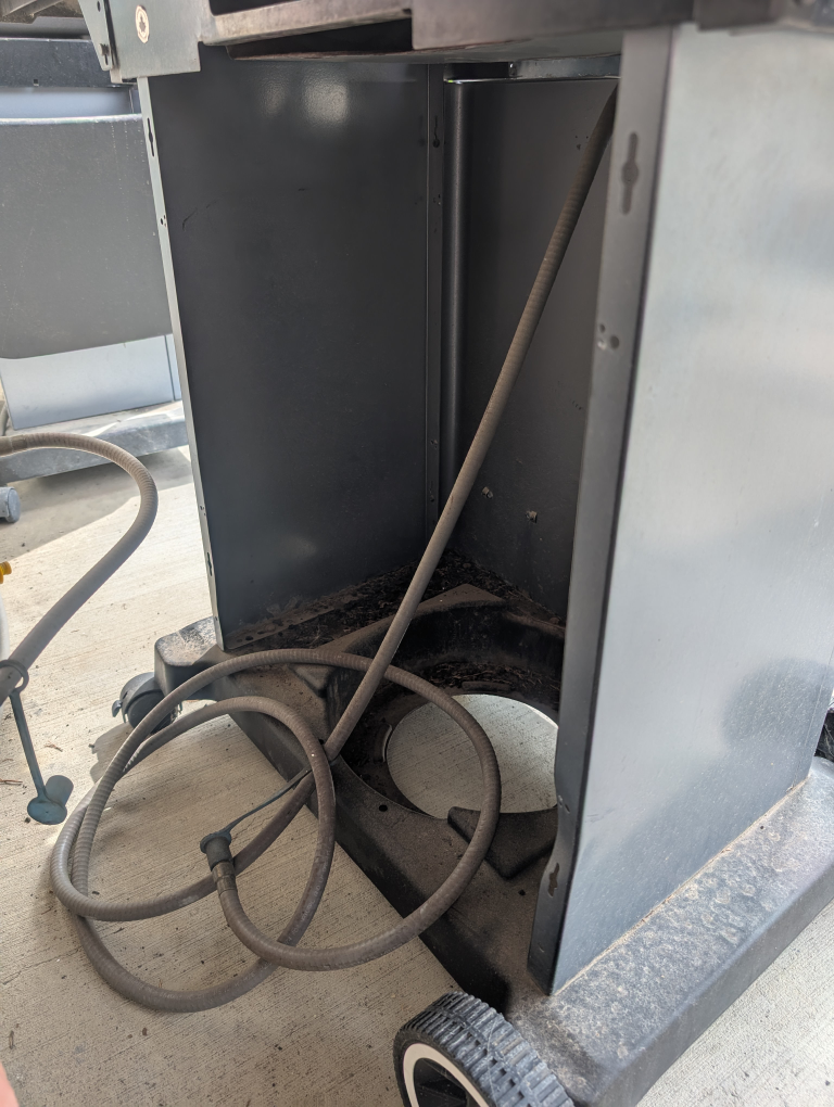 Broil King Natural Gas BBQ Grill - photo 4