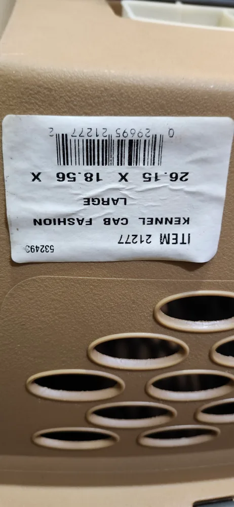 Like new Petmate Kennel Cab Pet Carrier image indicator(7)