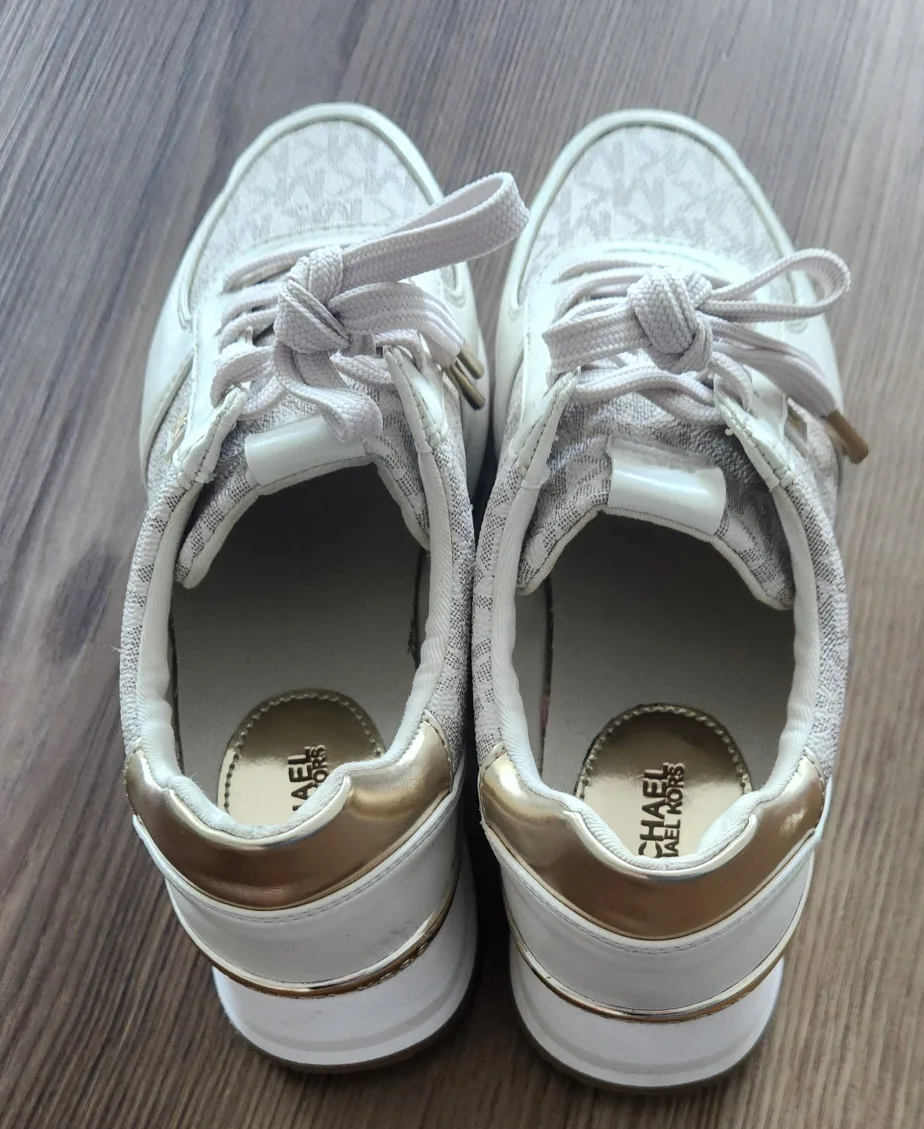 Michael Kors White/Gold Sneakers sz 6.5M image indicator(2)