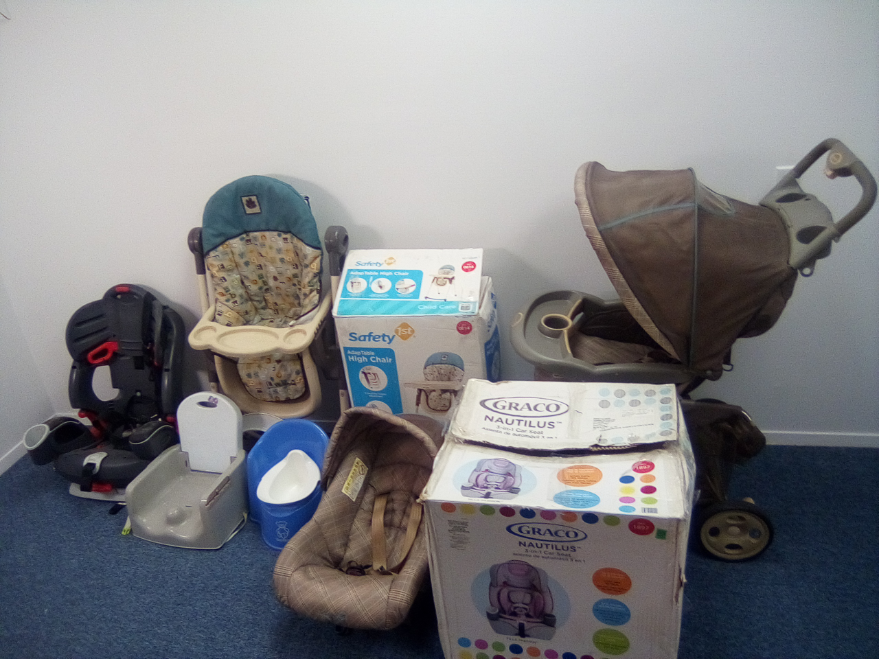 Baby Essentials Bundle - car seat, stroller, high chair + more! - photo 2