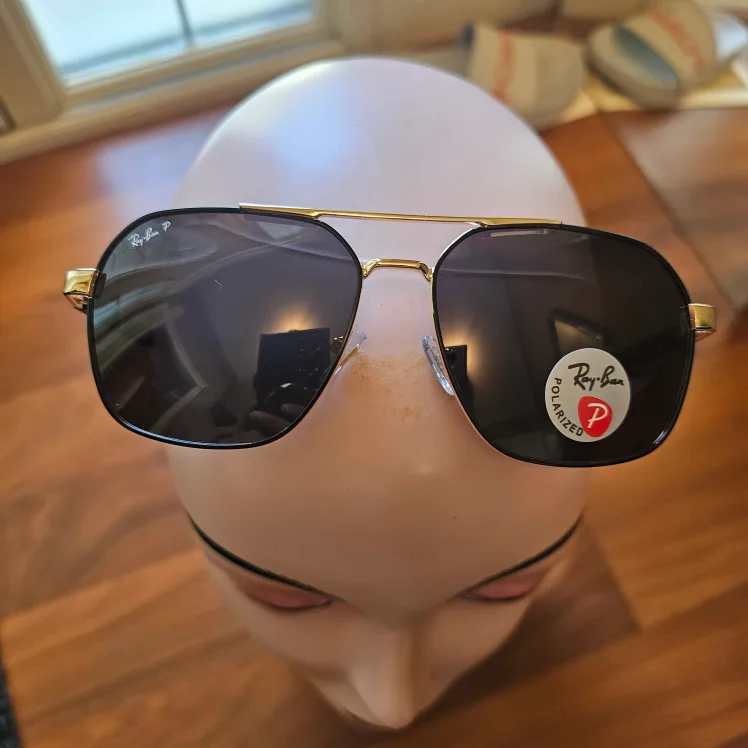 Ray-Ban Aviator Sunglasses - Gold & Black thumbnail