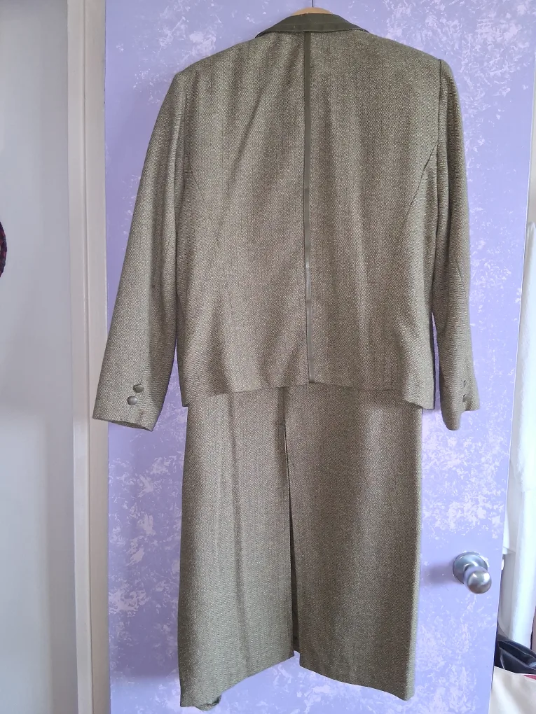 Lucien Daunois Wool Skirt Suit Set image indicator(3)