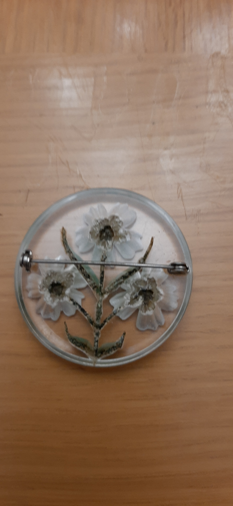 Vintage Reversed Carved Flower Pin Brooch - photo 5