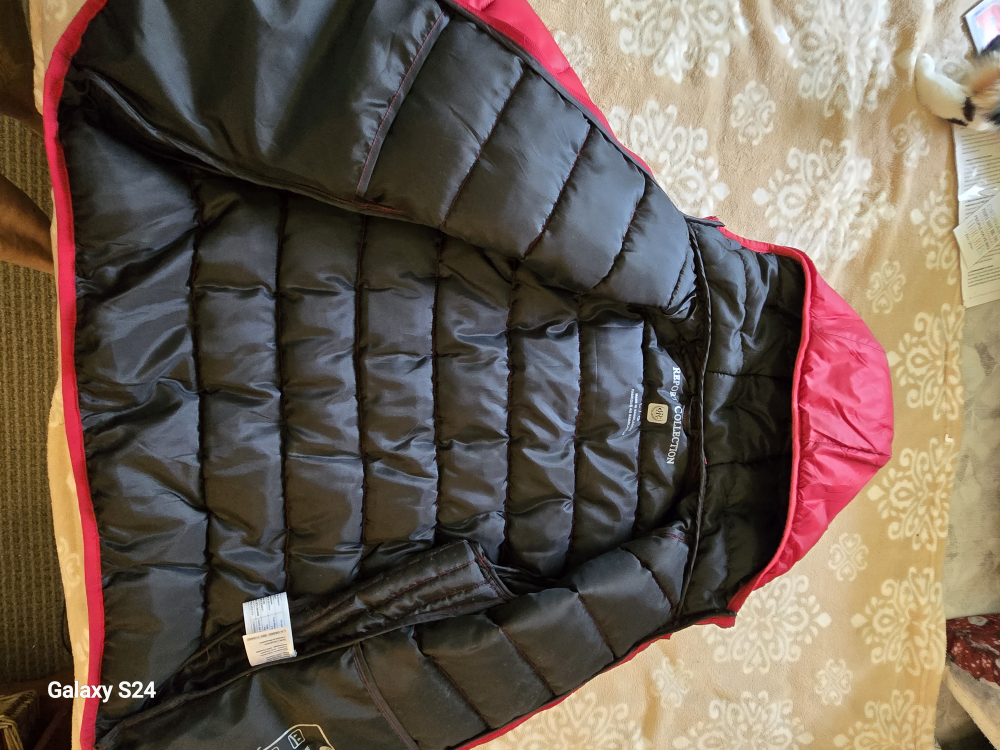 Red Puffer Jacket - Med/Large like new - photo 2