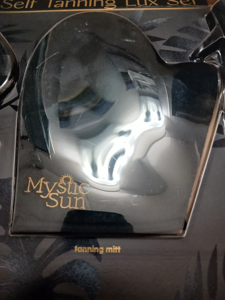 4-Piece Mystic Sun Self-Tanning Lux Set image indicator(4)