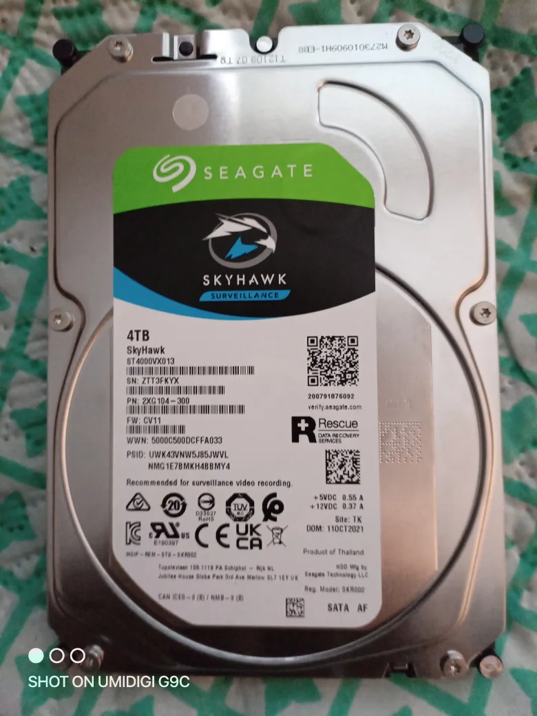 Seagate SkyHawk Surveillance 12TB & 4TB HDD image indicator(2)