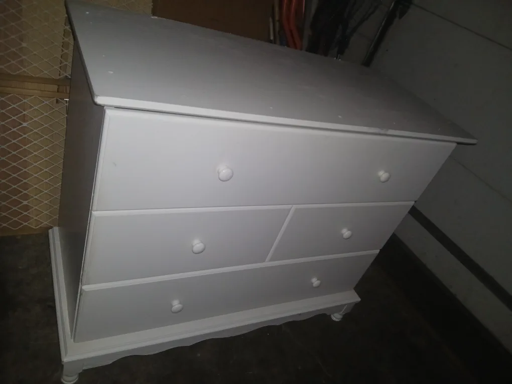 dresser thumbnail