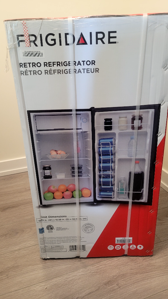 New Frigidaire Retro 3.2 Cu Ft Refrigerator