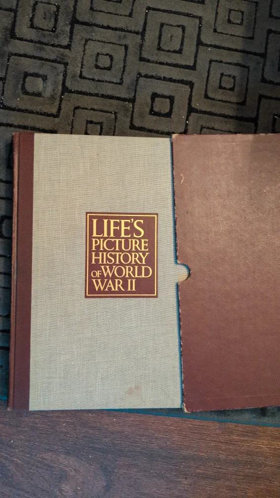 Life's Picture History of World War II Book image indicator(2)