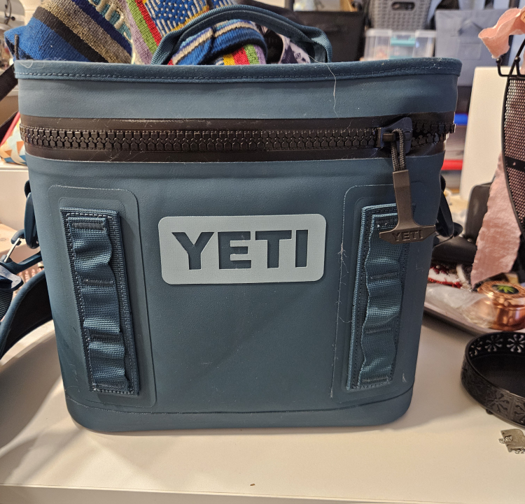 Yeti Hopper Flip 12 Cooler - Like New!