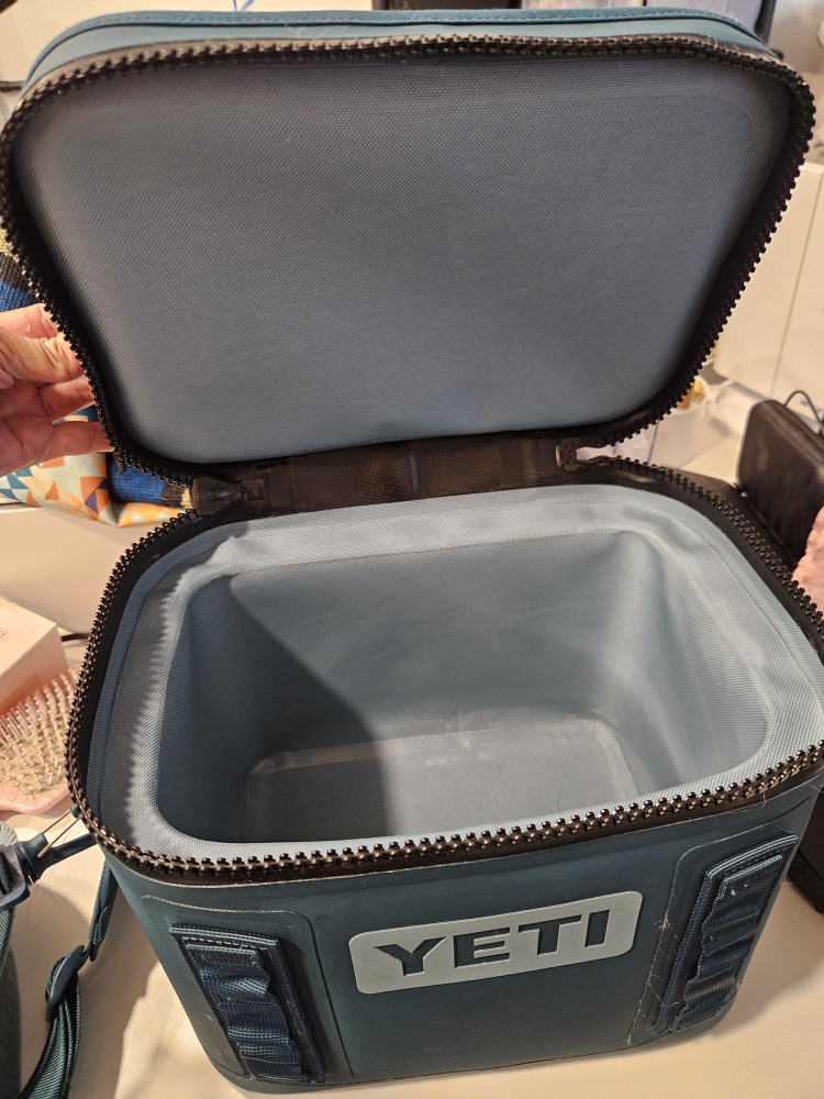 Yeti Hopper Flip 12 Cooler - Like New! - photo 2