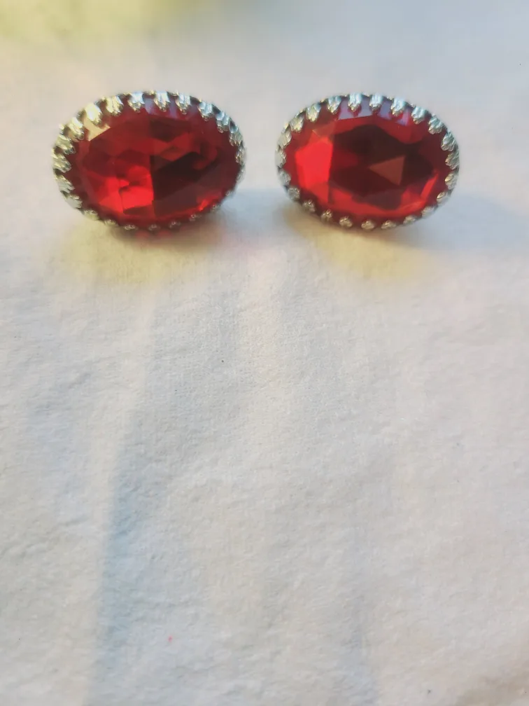 Beautiful Vintage Red Gemstone Earrings thumbnail