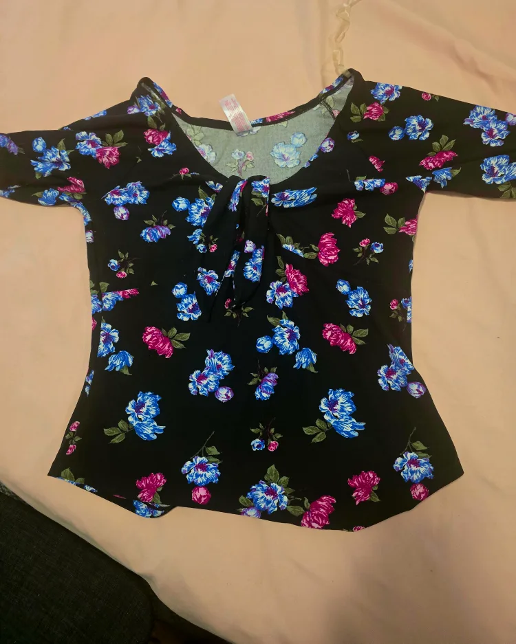 Wonder Nation Floral Top - Size M (7/8) thumbnail