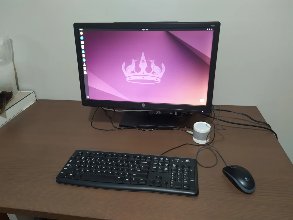 HP V221 with I5 computer All in one 8G + 120G SSD