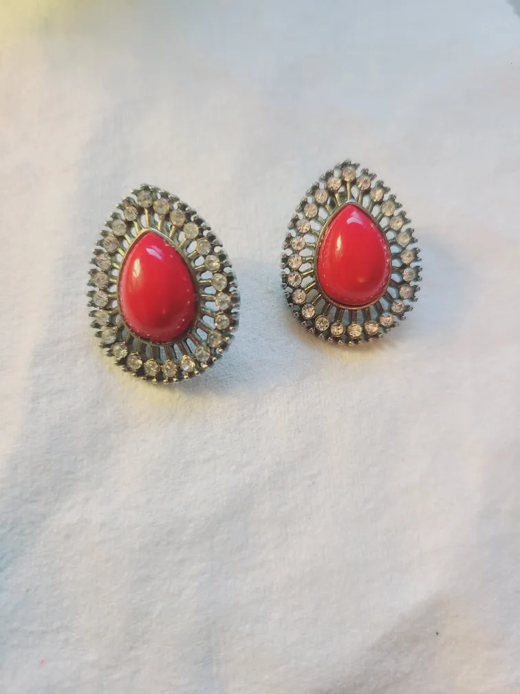 Vintage dark Pink Teardrop Stud Earrings thumbnail